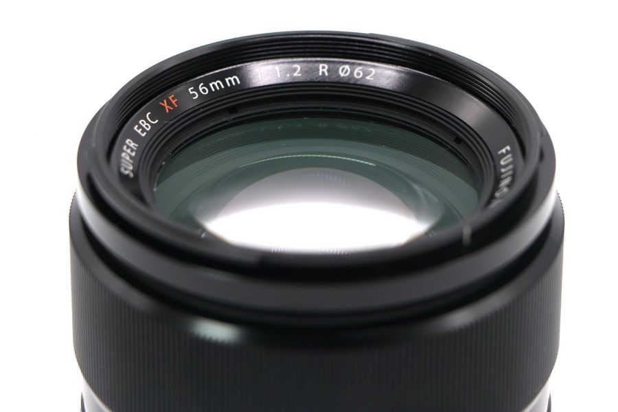 Fujifilm XF 56mm f/1.2 R в упаковке