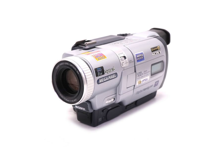 Видеокамера Sony CCD-TRV828E