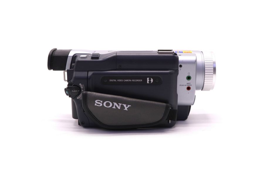 Видеокамера Sony CCD-TRV828E