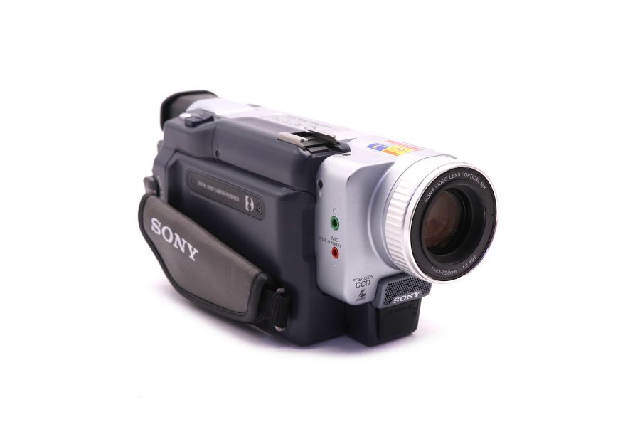 Видеокамера Sony CCD-TRV828E