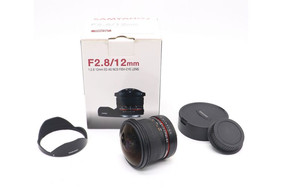 Samyang 12mm f/2.8 ED AS NCS Fisheye в упаковке