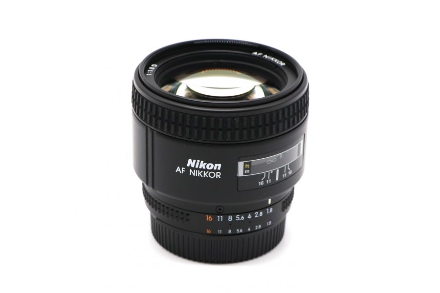 Nikon 85mm f/1.8D AF Nikkor в упаковке