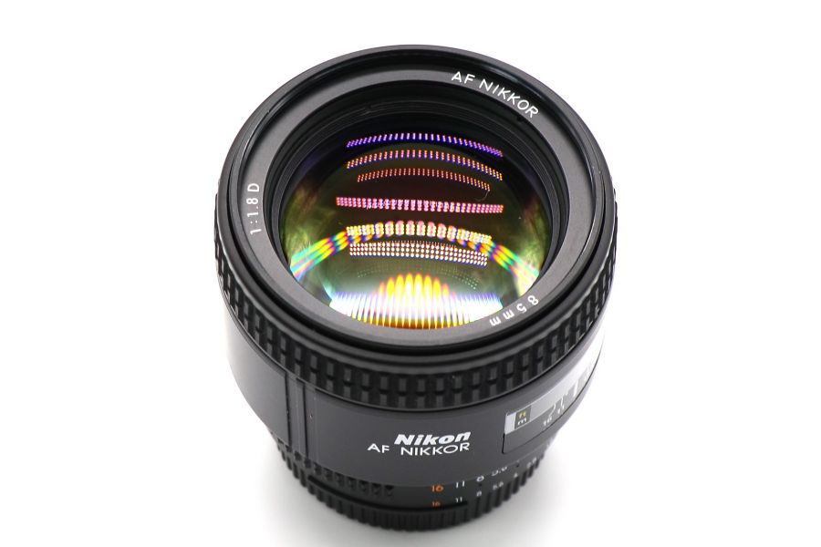 Nikon 85mm f/1.8D AF Nikkor в упаковке