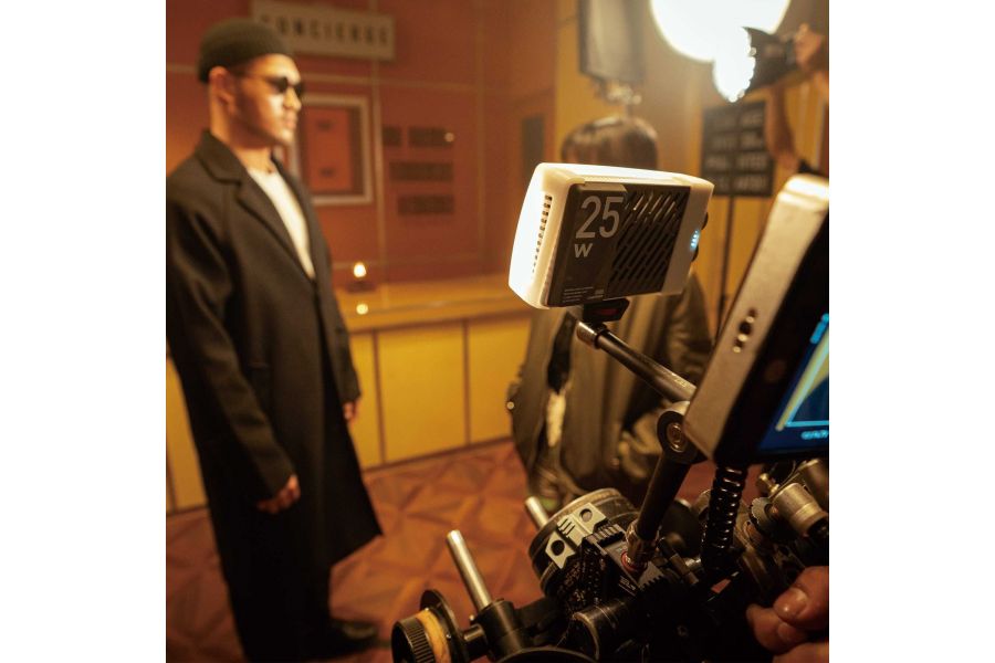 Осветитель Zhiyun Cinepeer CM25