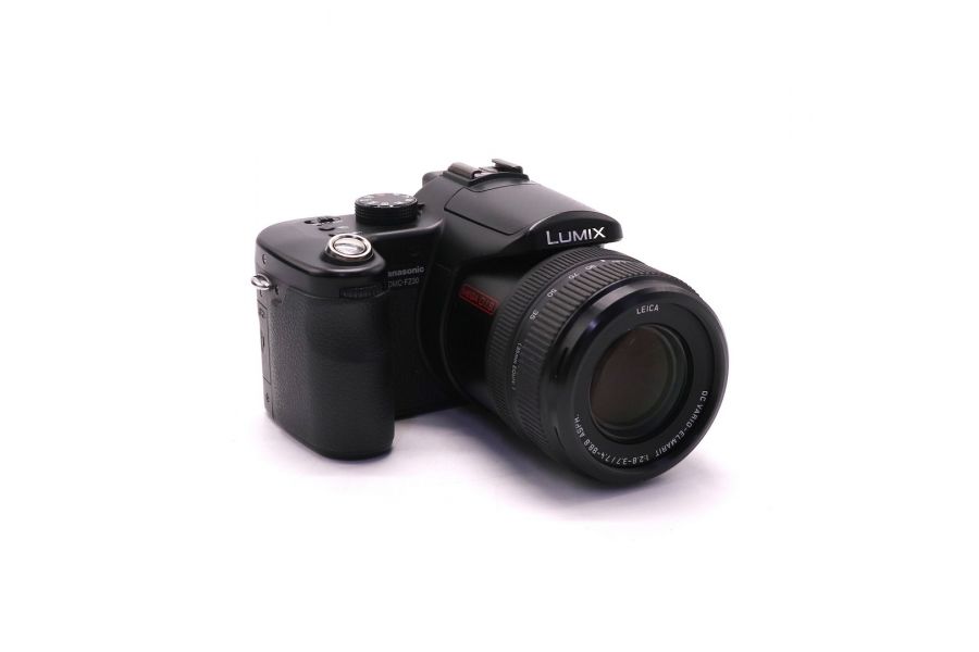 Фотокамера Panasonic Lumix DMC-FZ30 в упаковке