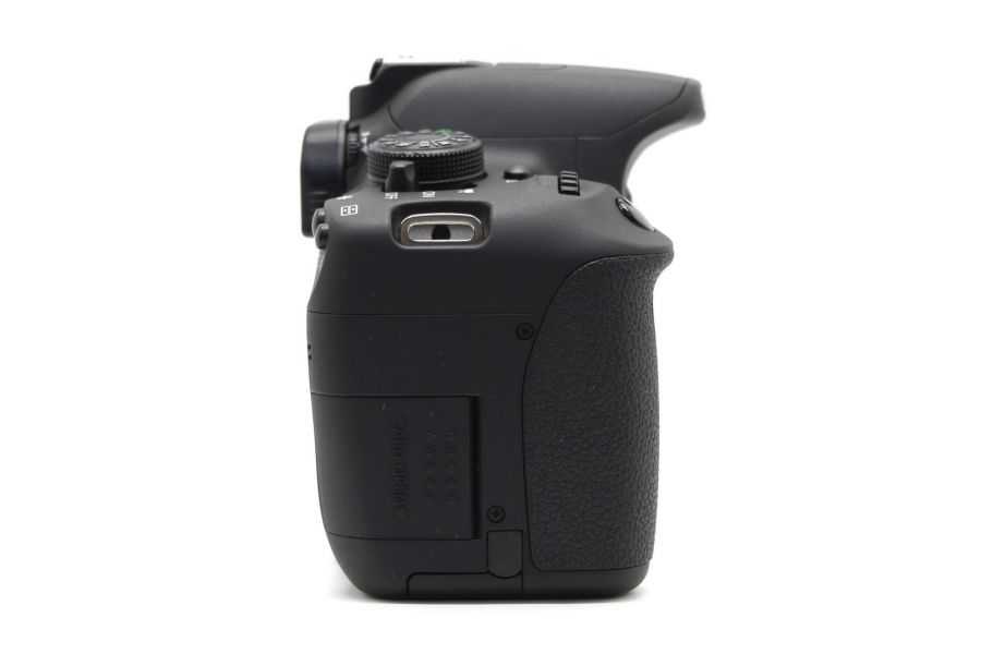 Canon EOS 700D body в упаковке (пробег 1530 кадров)