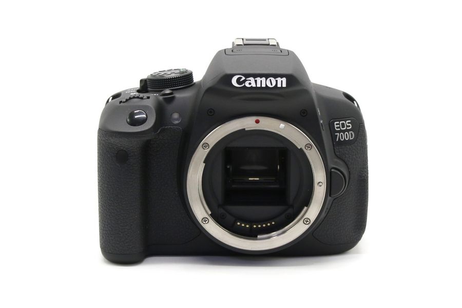 Canon EOS 700D body в упаковке (пробег 1530 кадров)