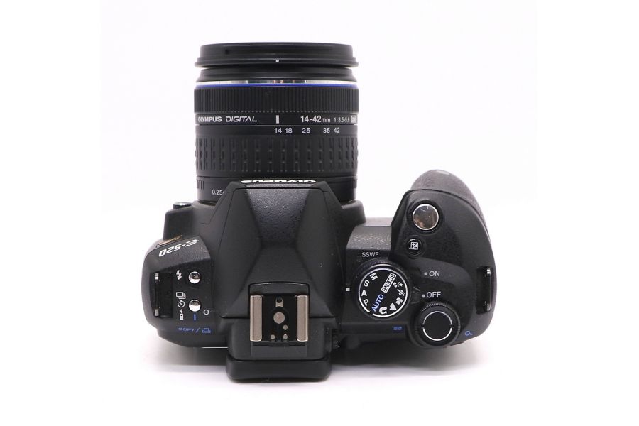 Olympus E-520 kit (пробег 15500 кадров)