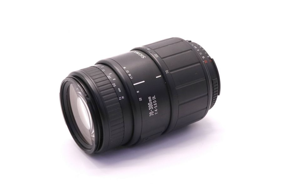 Sigma AF 70-300mm f/4-5.6 DL Macro for Nikon F (Japan)