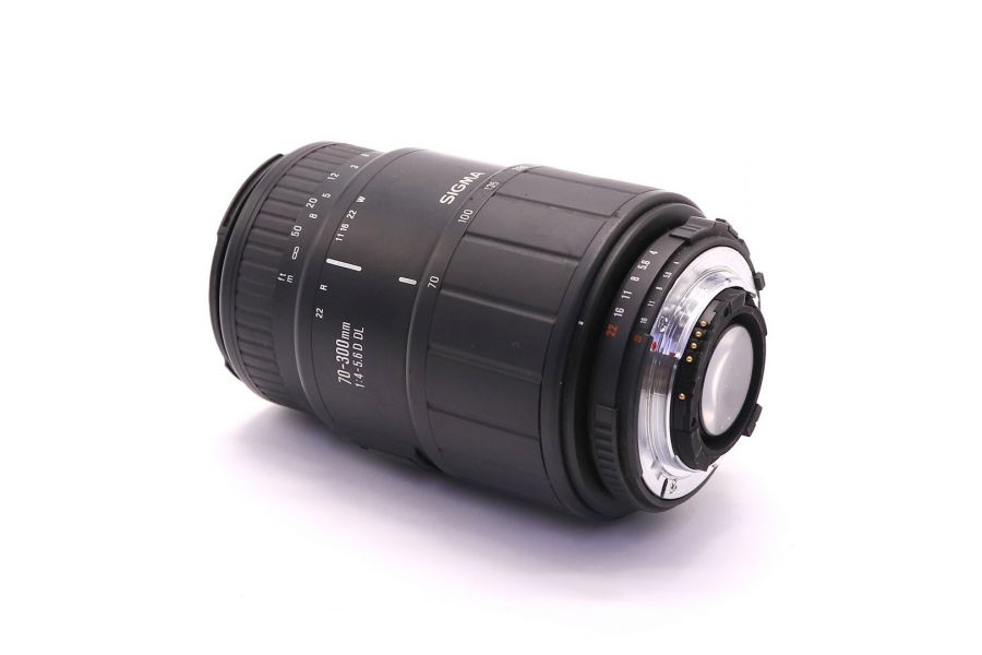 Sigma AF 70-300mm f/4-5.6 DL Macro for Nikon F (Japan)
