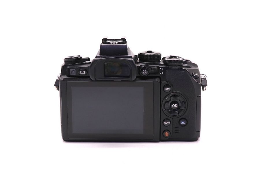 Olympus OM-D E-M1 body в упаковке (пробег 58540 кадров)