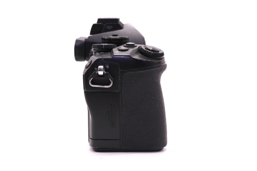 Olympus OM-D E-M1 body в упаковке (пробег 58540 кадров)