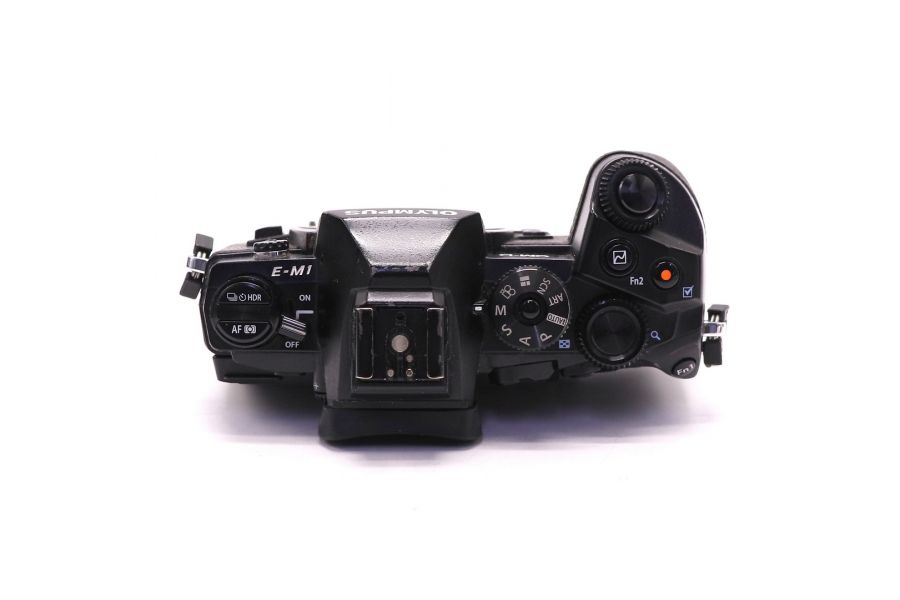 Olympus OM-D E-M1 body в упаковке (пробег 58540 кадров)