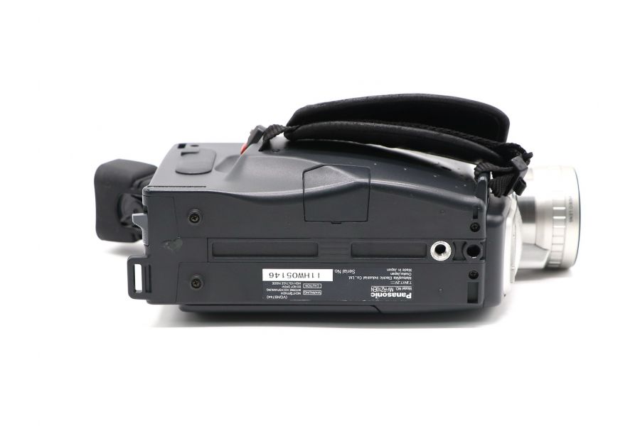 Видеокамера Panasonic NV-RZ10EN компактная