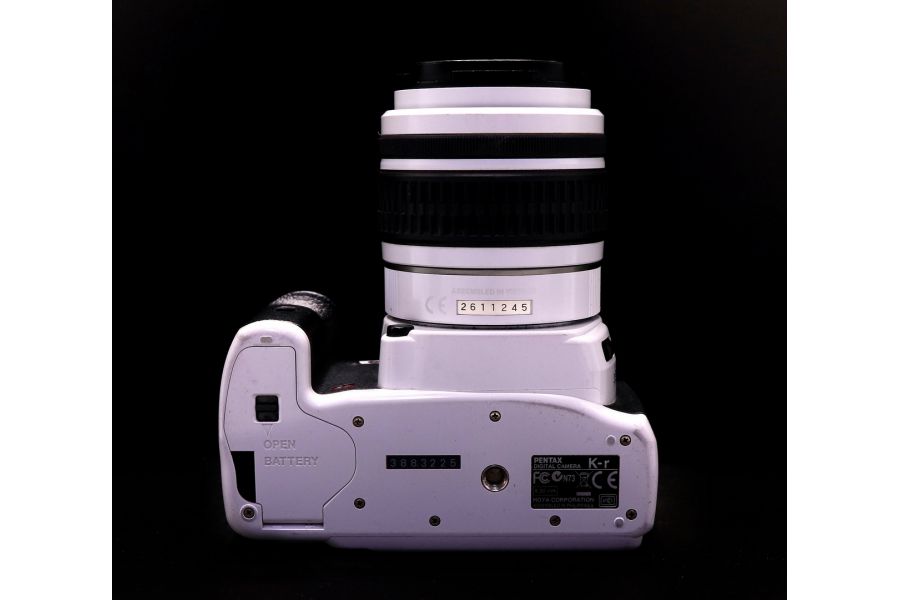 Pentax K-r kit white (пробег 32215 кадров)