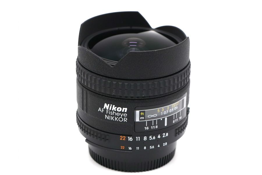 Nikon 16mm f/2.8D AF Fisheye-Nikkor в упаковке