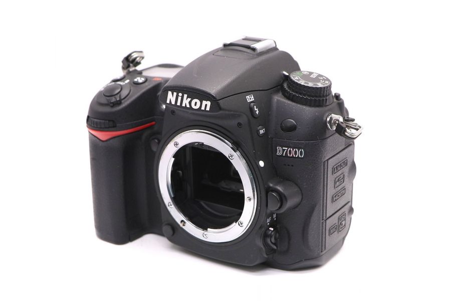 Nikon D7000 body (пробег 2955 кадров)