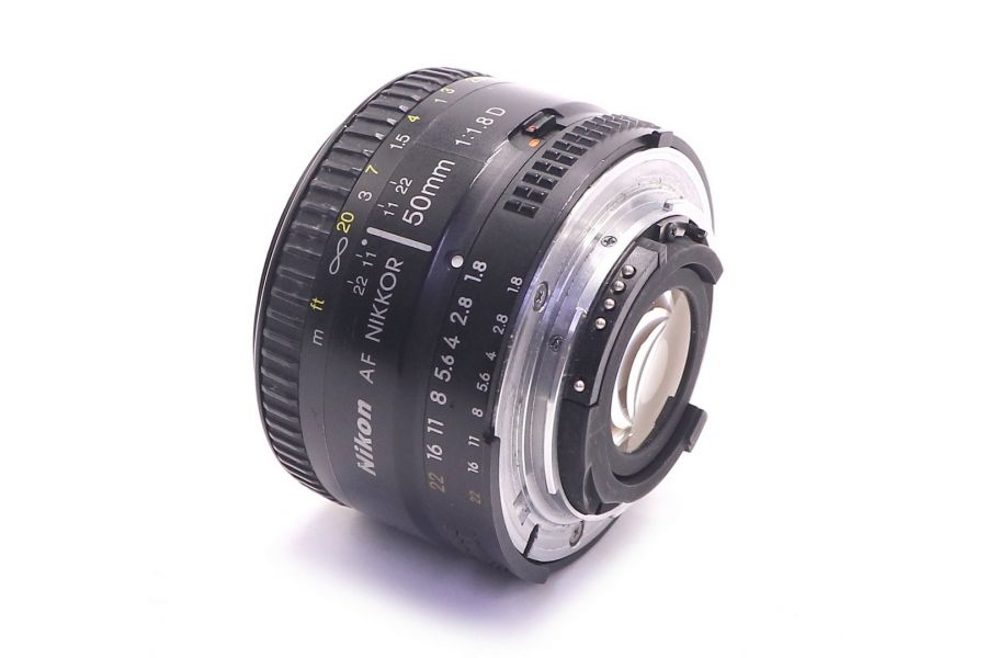 Nikon 50mm f/1.8D AF Nikkor в упаковке (China)