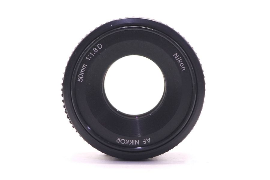 Nikon 50mm f/1.8D AF Nikkor в упаковке (China)