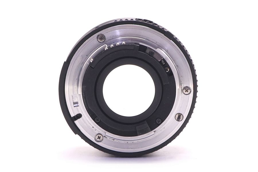 Nikon 50mm f/1.8D AF Nikkor в упаковке (China)