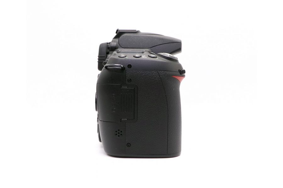 Nikon D90 body в упаковке (пробег 535 кадров)