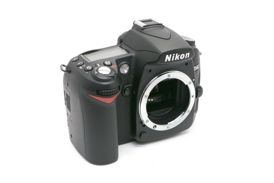 Nikon D90 body в упаковке (пробег 535 кадров)