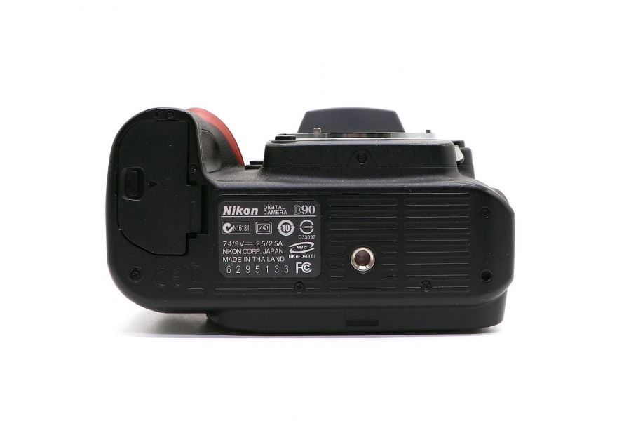 Nikon D90 body в упаковке (пробег 535 кадров)