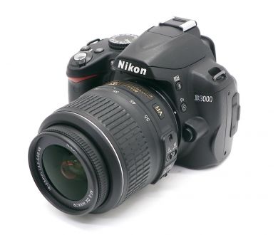 Nikon D3000 kit (пробег 4760 кадров)