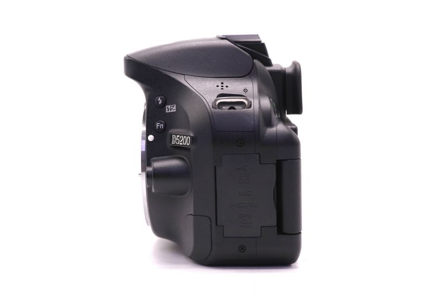 Nikon D5200 body (пробег 17305 кадров)