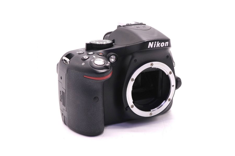 Nikon D5200 body (пробег 17305 кадров)