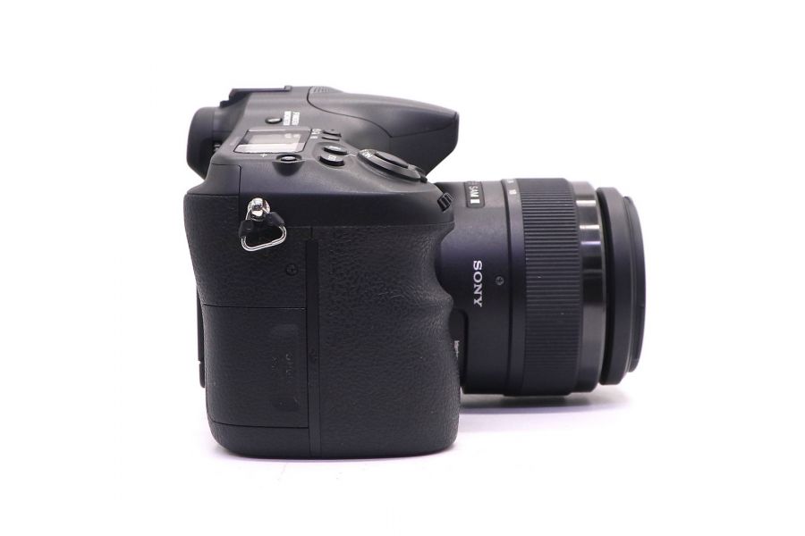 Sony Alpha A68 kit (пробег 1060 кадров)