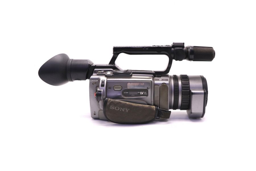 Видеокамера Sony DCR-VX2100E (Japan, 2000)