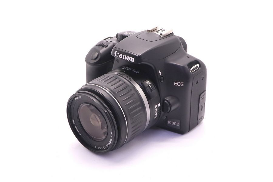 Canon EOS 1000D kit в упаковке (пробег 13730 кадров)