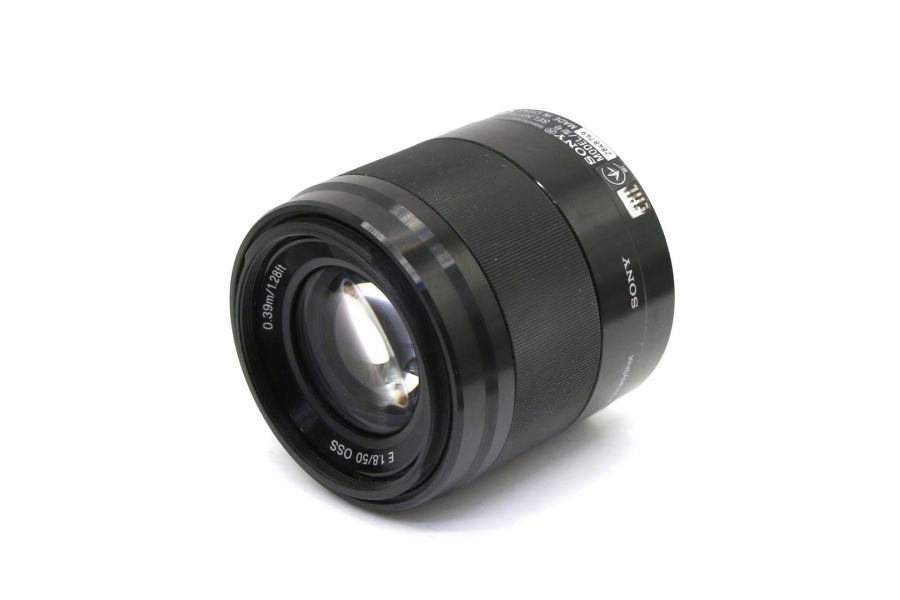 Sony 50mm f/1.8 OSS (SEL-50F18) в упаковке