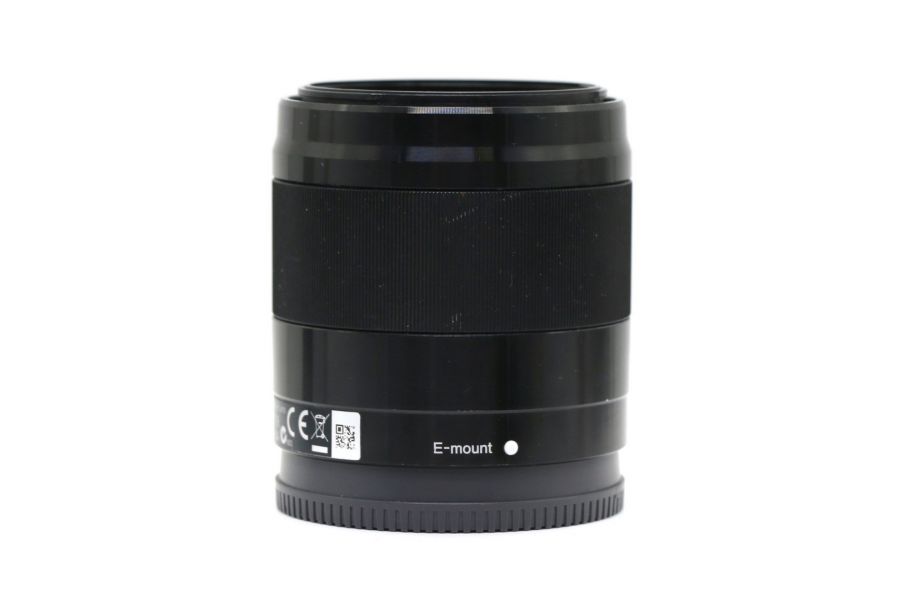 Sony 50mm f/1.8 OSS (SEL-50F18) в упаковке