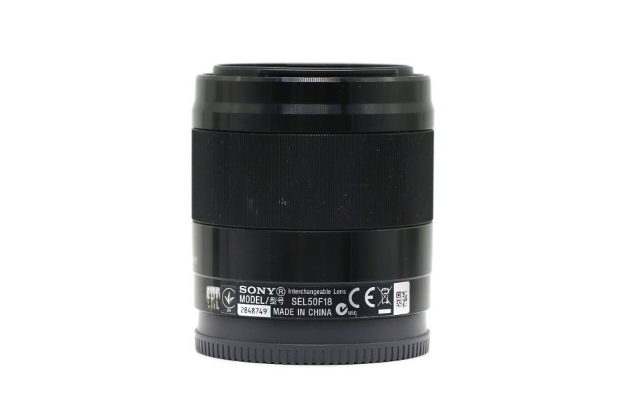 Sony 50mm f/1.8 OSS (SEL-50F18) в упаковке