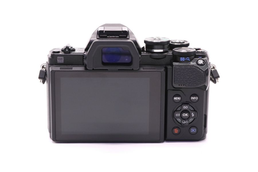 Olympus OM-D E-M10 Mark III body black (пробег 5780 кадров)