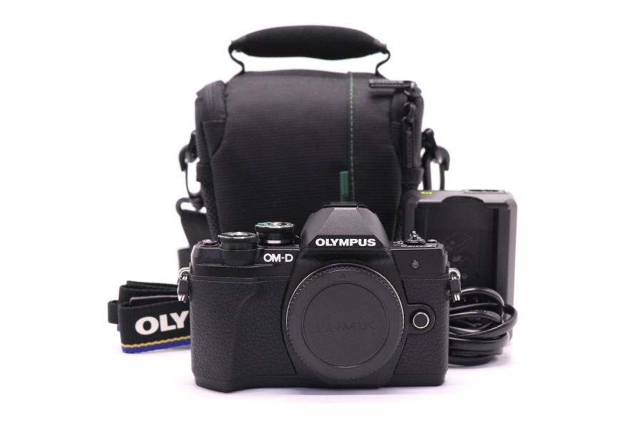Olympus OM-D E-M10 Mark III body black (пробег 5780 кадров)