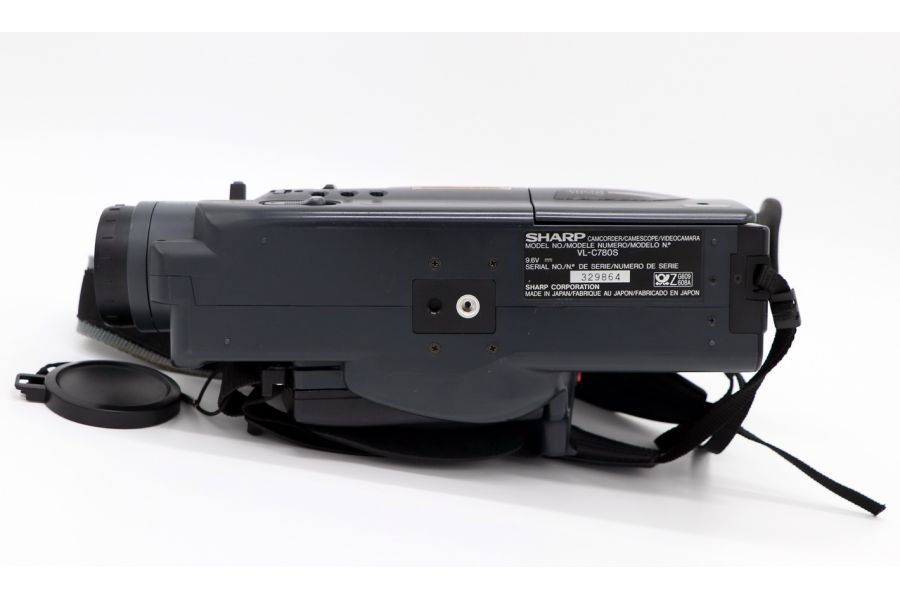 Видеокамера Sharp VL-C780S