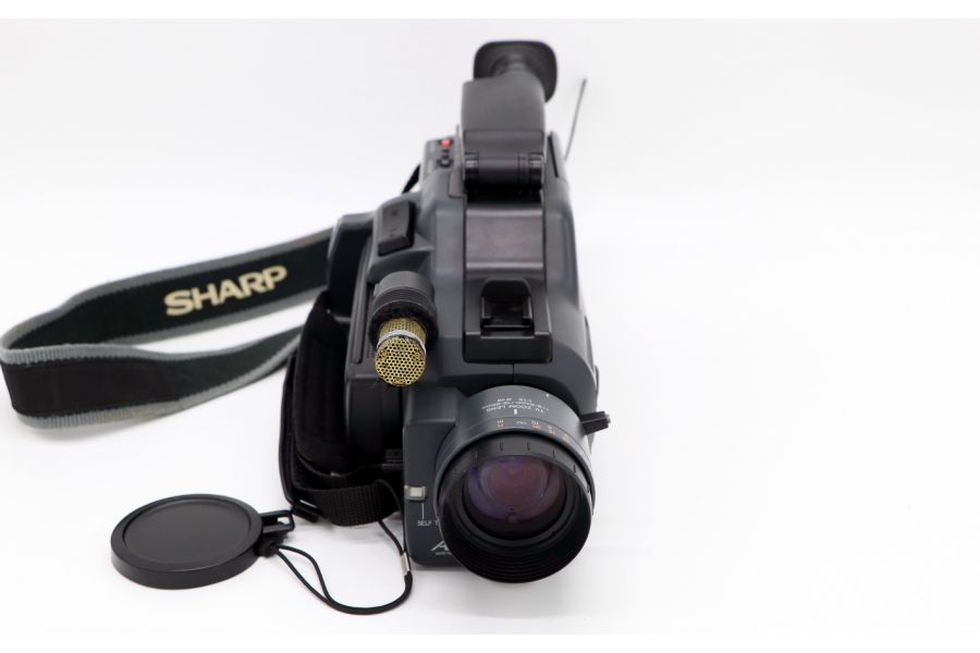 Видеокамера Sharp VL-C780S