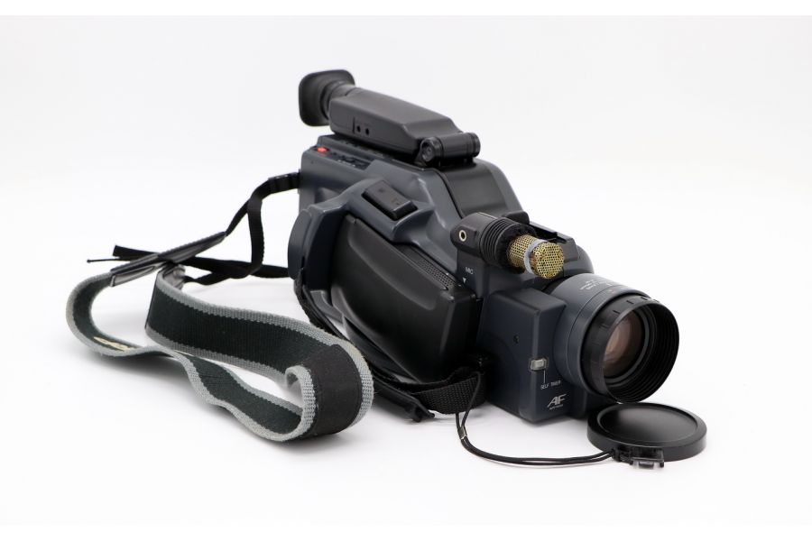 Видеокамера Sharp VL-C780S