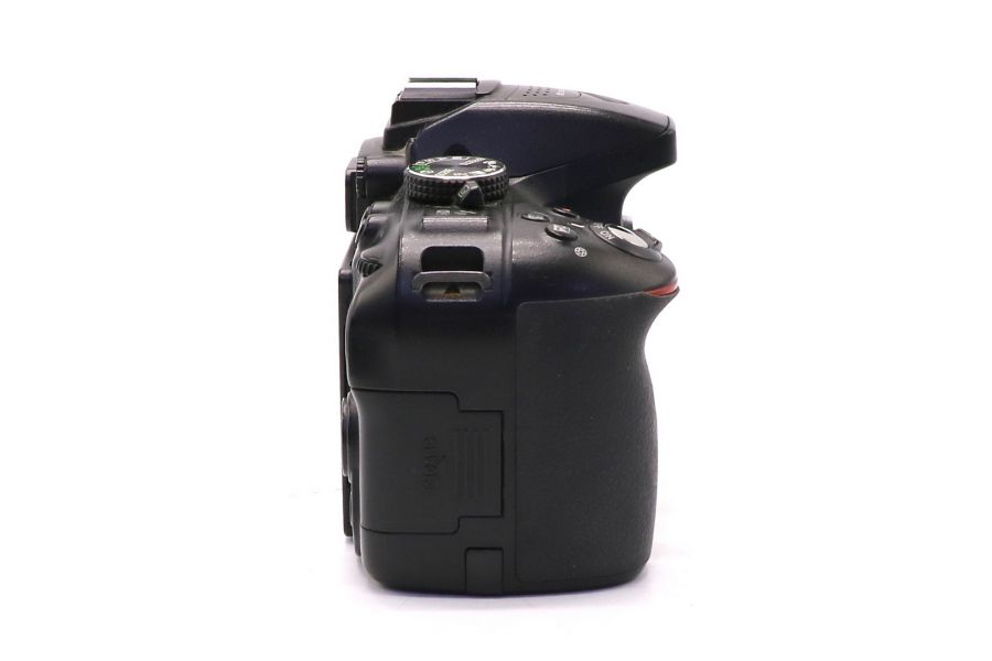 Nikon D5300 body (пробег 49675 кадров)