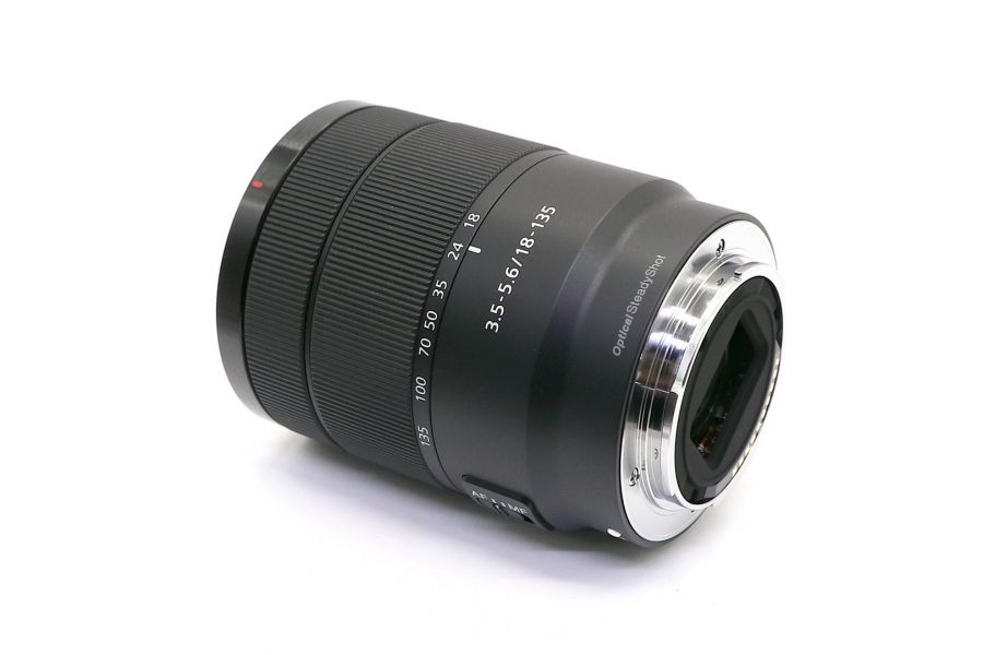 Sony 18-135mm f/3.5-5.6 OSS (SEL-18135) в упаковке