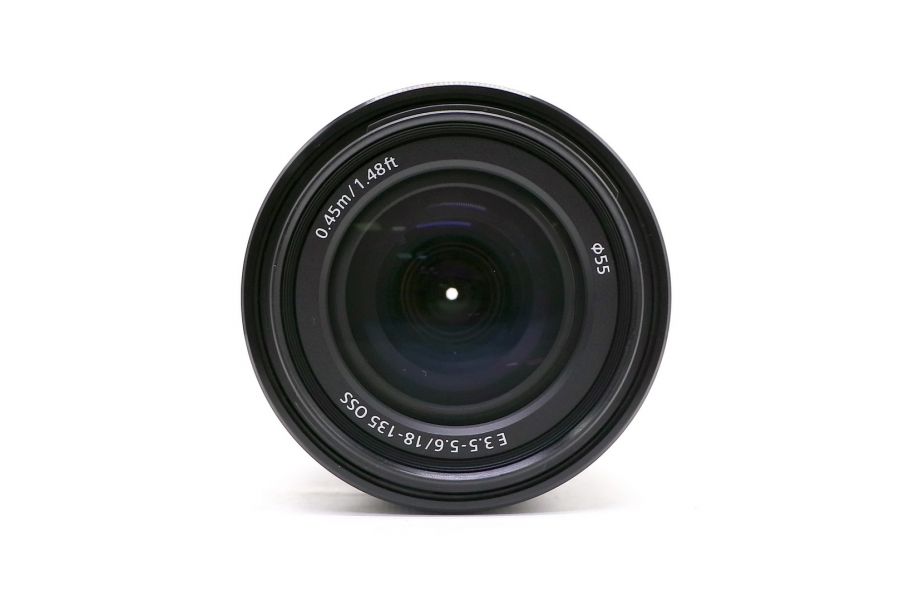 Sony 18-135mm f/3.5-5.6 OSS (SEL-18135) в упаковке