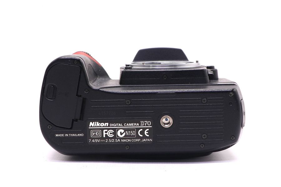 Nikon D70 body (пробег 2275 кадров)