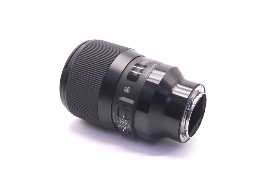 Sigma 135mm f/1.8 DG HSM Art for L-Mount в упаковке