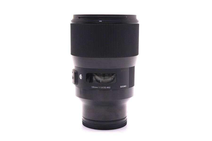 Sigma 135mm f/1.8 DG HSM Art for L-Mount в упаковке