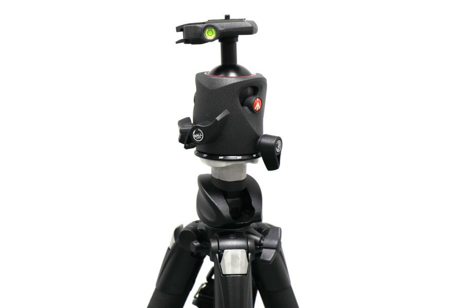 Штатив Manfrotto 055XPROB + голова Manfrotto MH057M0-Q5