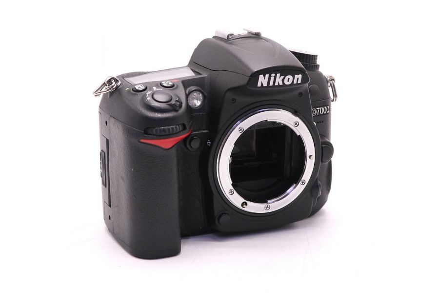 Nikon D7000 body (пробег 53755 кадров)