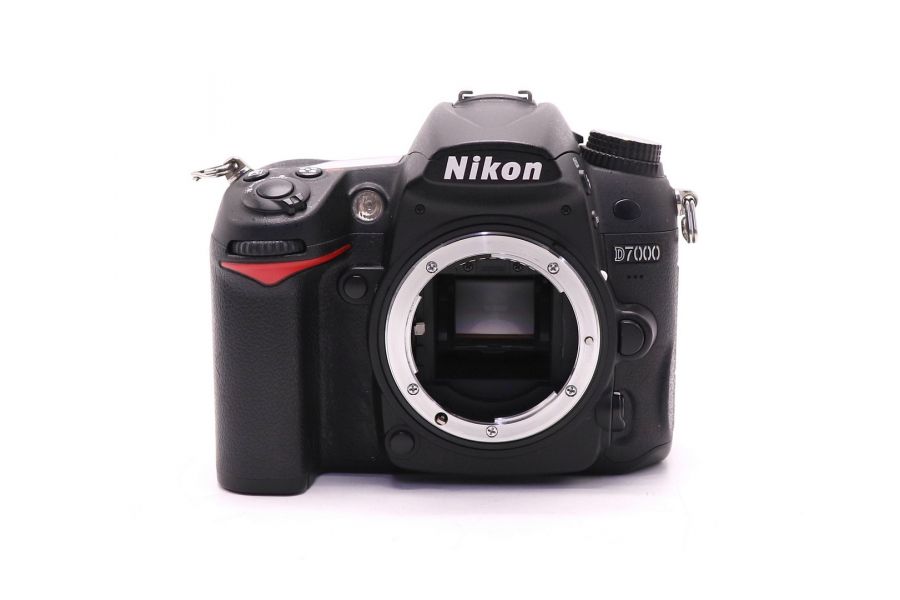 Nikon D7000 body (пробег 53755 кадров)